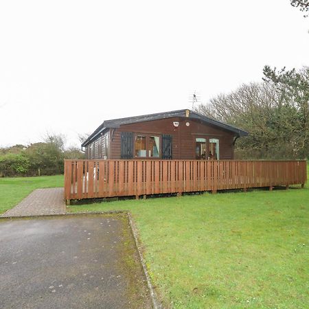 16 Amber Wood Lodge Lymington Exterior photo